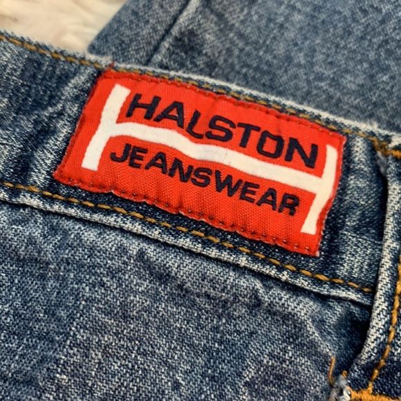 Halston Jeanswear Cropped Jeans - Picture 3 of 10